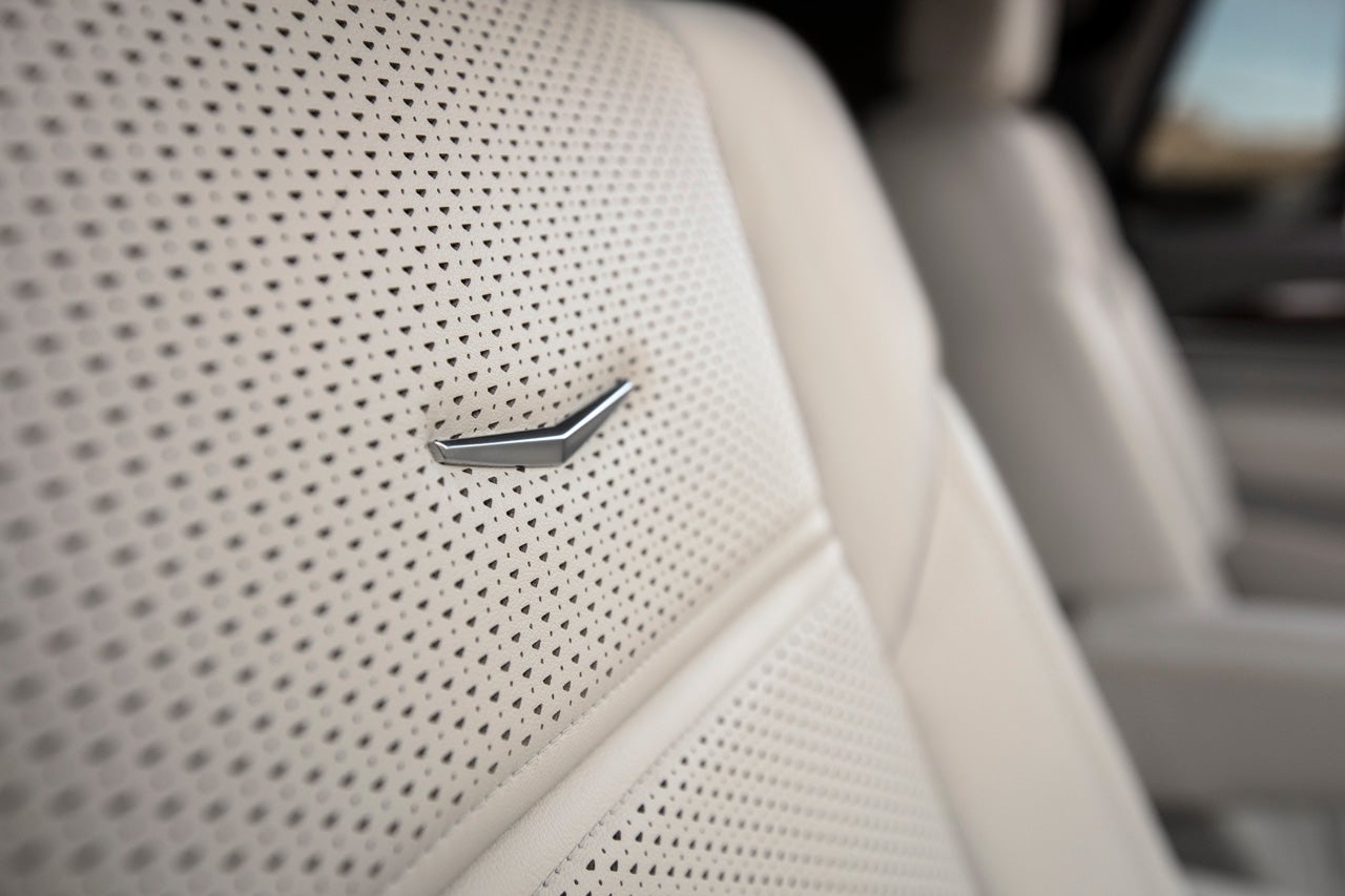 AutoGrupo Cadillac in TOA BAJA PR